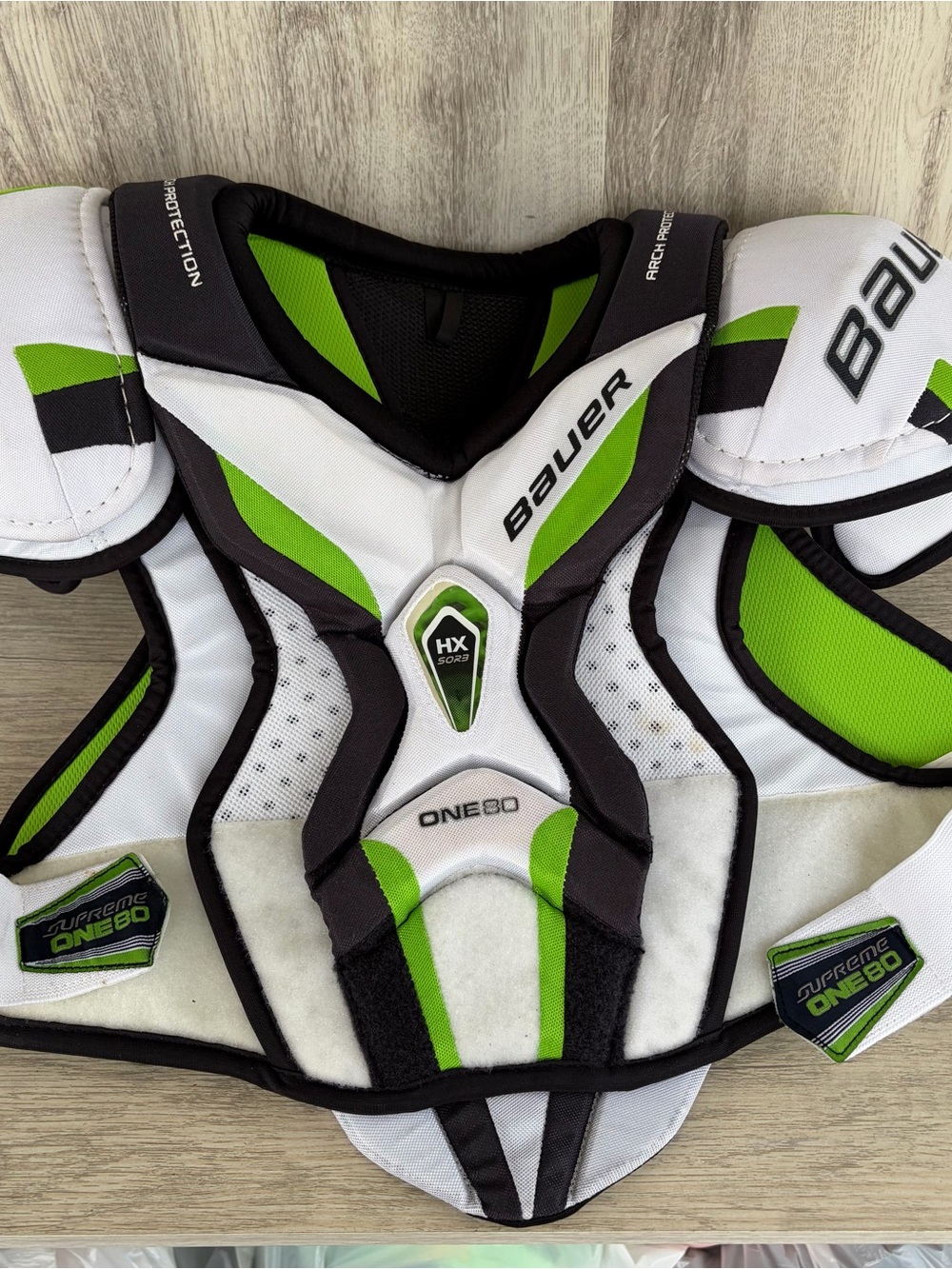 Bauer Supreme ONE 80 Hockey shoulder pads Senior Medium White Green